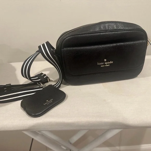 Kate Spade Black Bag with matching wallet - Picture 1 of 7